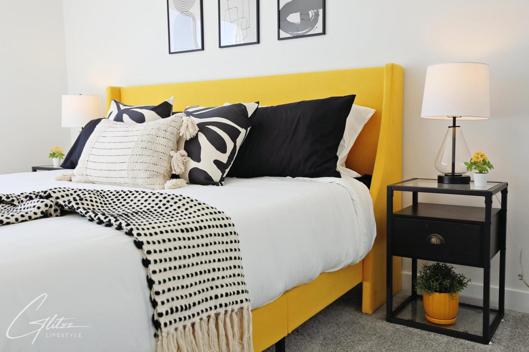 Beautiful 3 King Beds,Garage,Airport,Disney+ Едмънтън Екстериор снимка